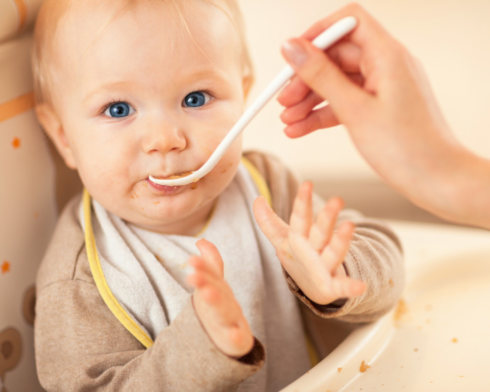 baby eating